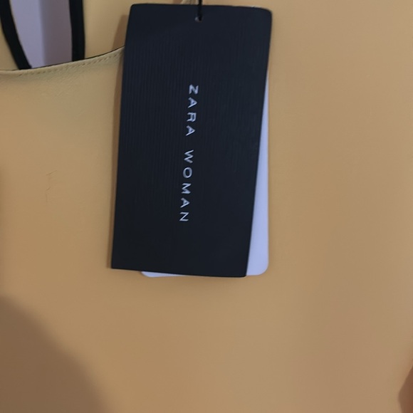 Yellow asymmetrical blouse - Picture 2 of 3